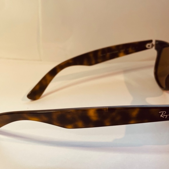 Ray Ban Wayfarers model #2132 52 mm lens Tortoise Brown - Picture 4 of 8